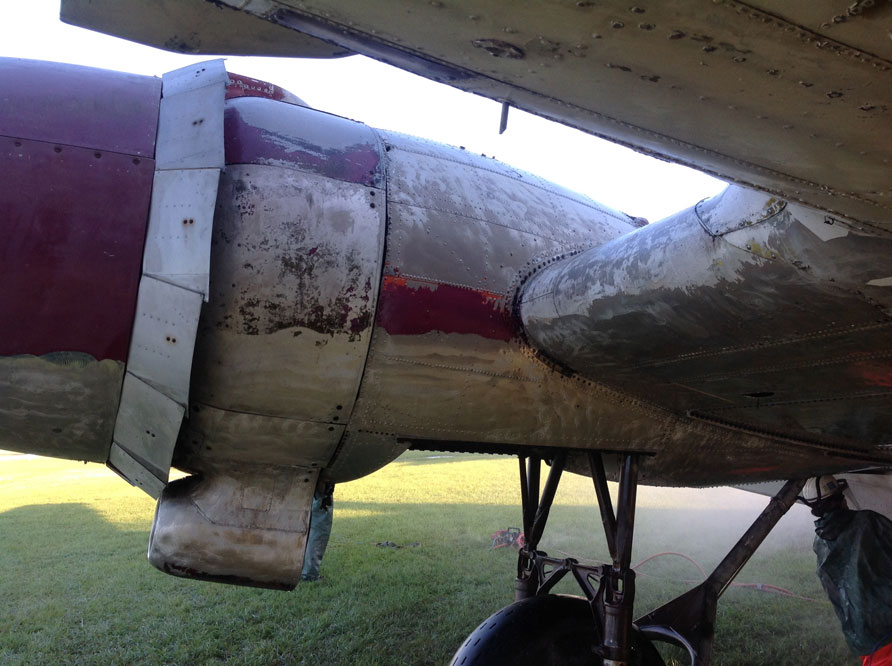 IMG-antiqueplane