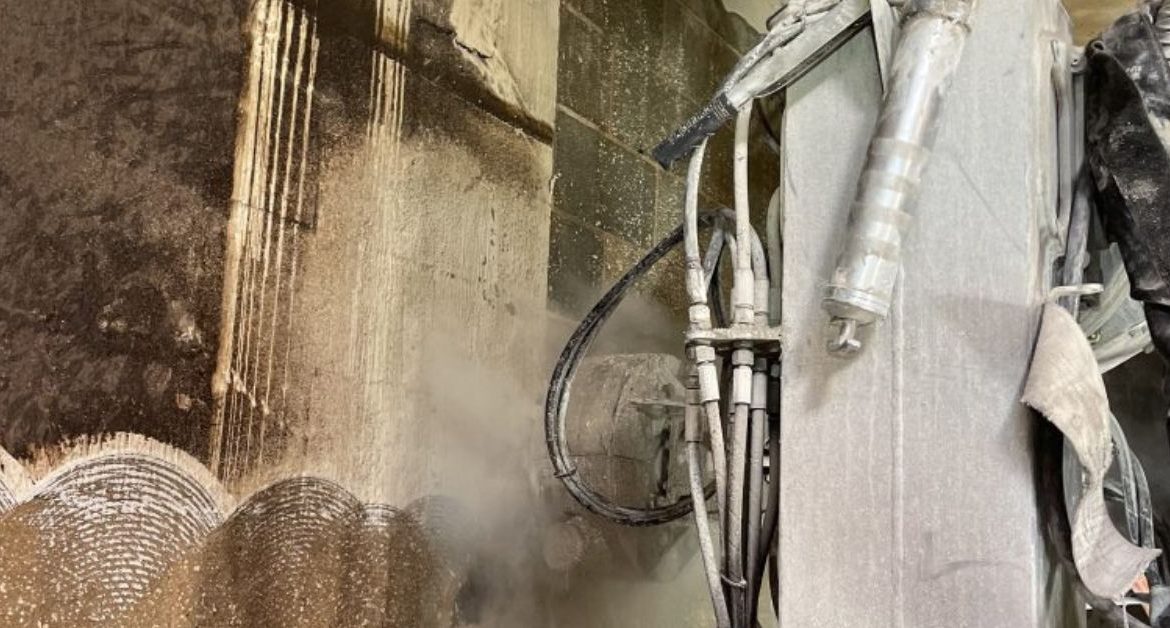 Safer Alternatives: Hydroblasting Over Sandblasting